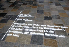 In Situ / Stencil Rathaus