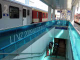 Linz09 shows the way in the Linz main station